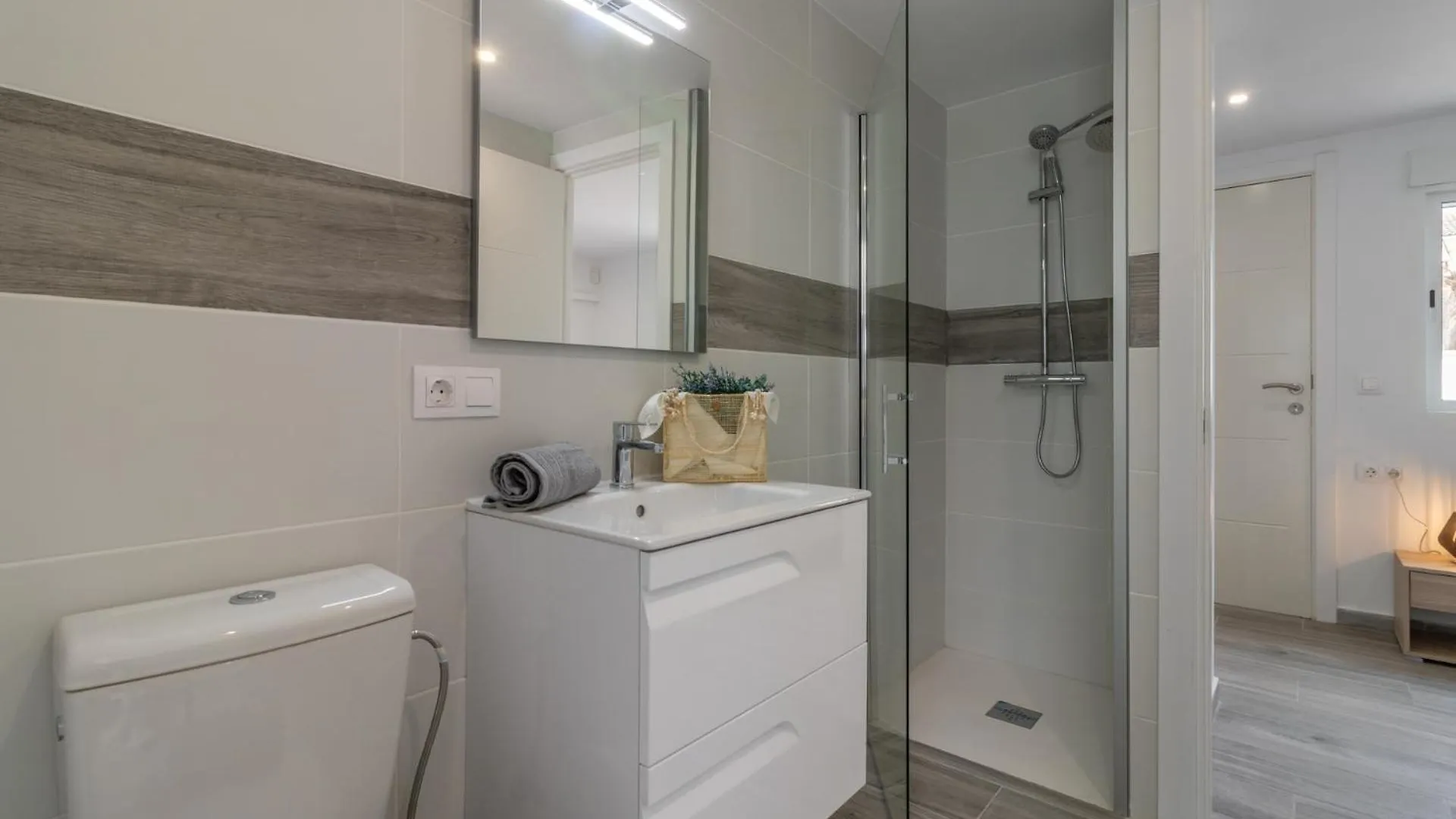 Goldhome - Montgri - Piscina Climatizada エンプリアブラバ 0*,