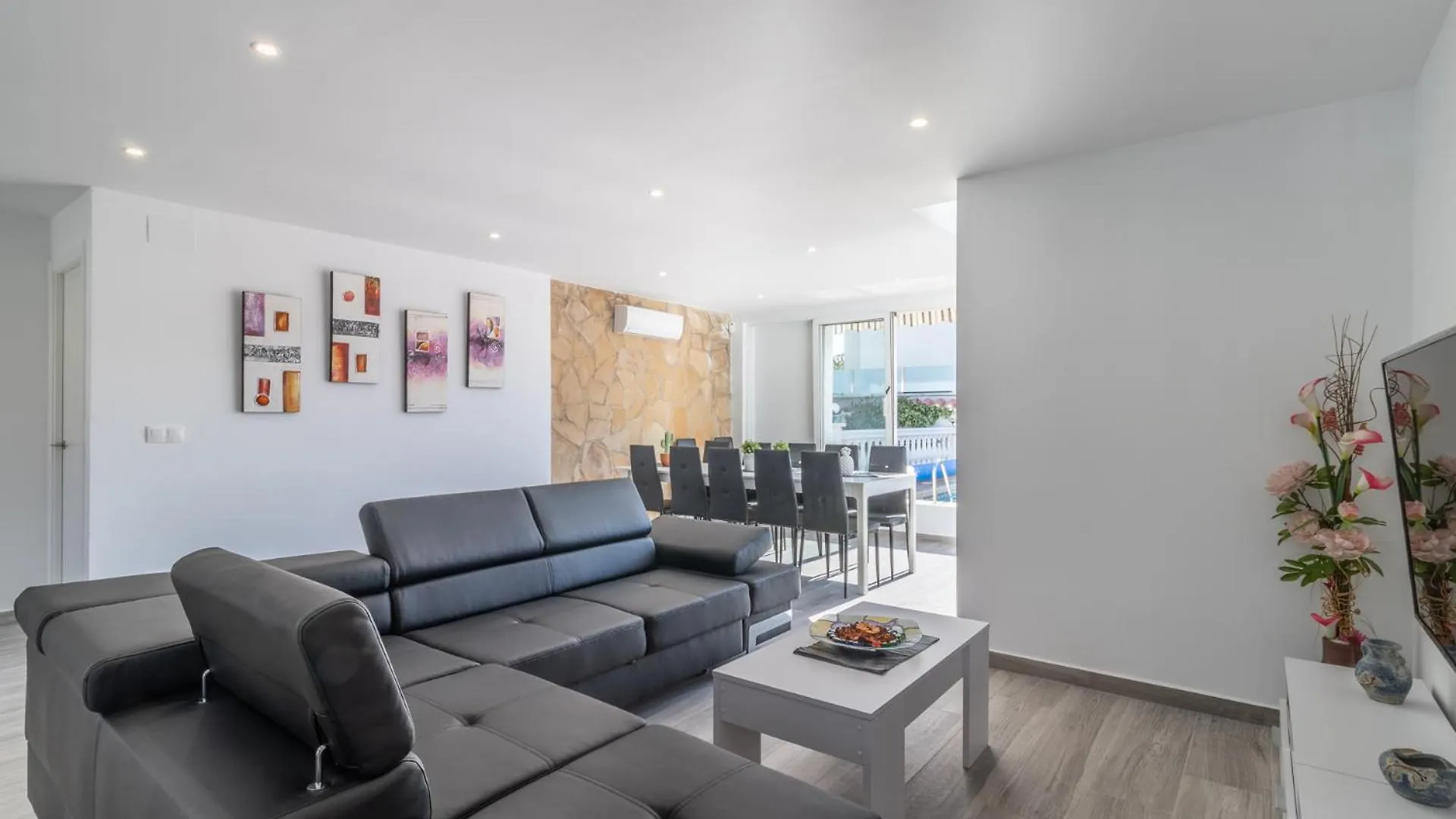 Goldhome - Montgri - Piscina Climatizada Empuriabrava 0*,  Ισπανία