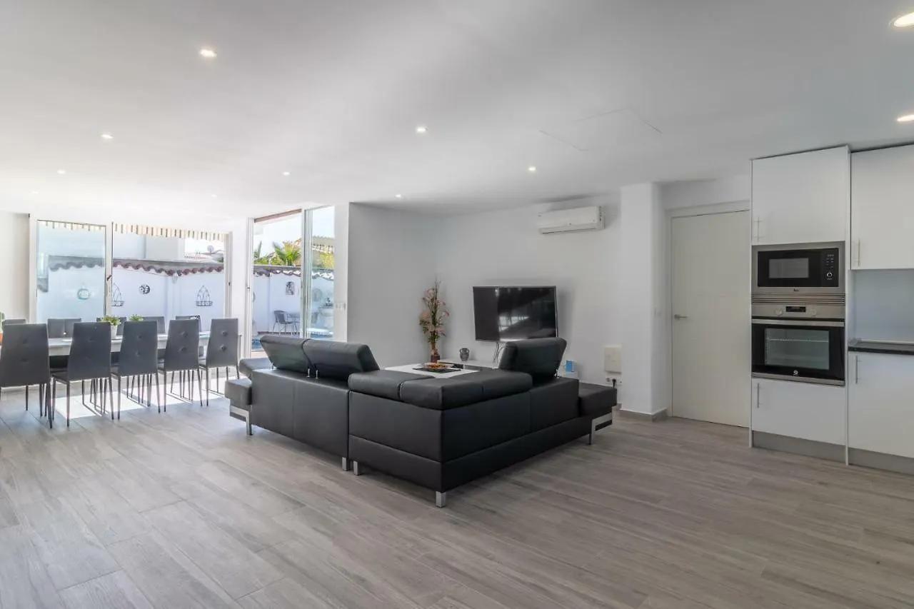 Goldhome - Montgri - Piscina Climatizada Empuriabrava Βίλα