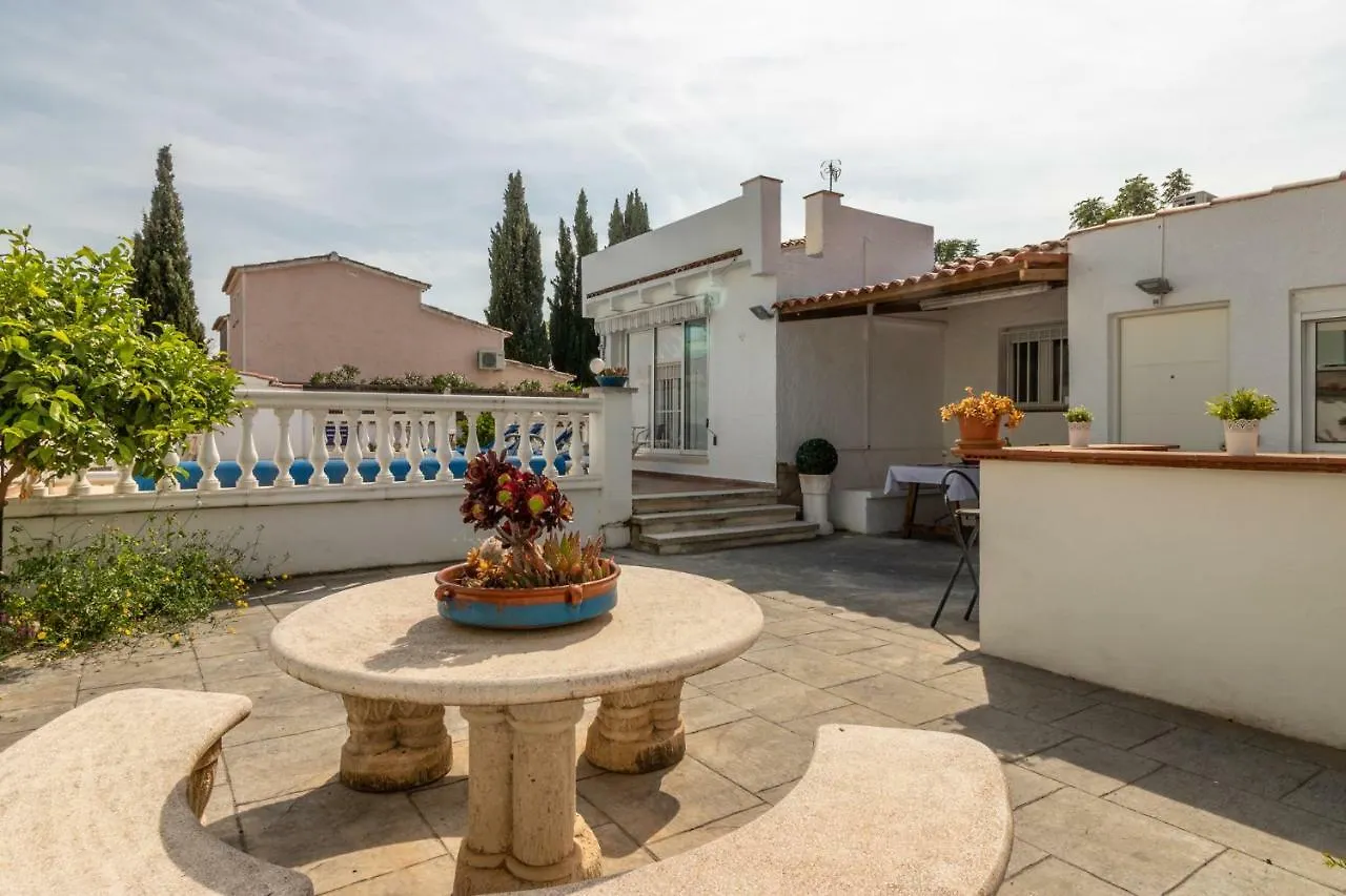 Goldhome - Montgri - Piscina Climatizada Empuriabrava Βίλα